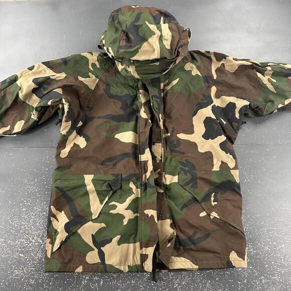 VTG Cold Weather Camouflage Parka MIL-P-44188D Medium Gortex Woodland New ECWS